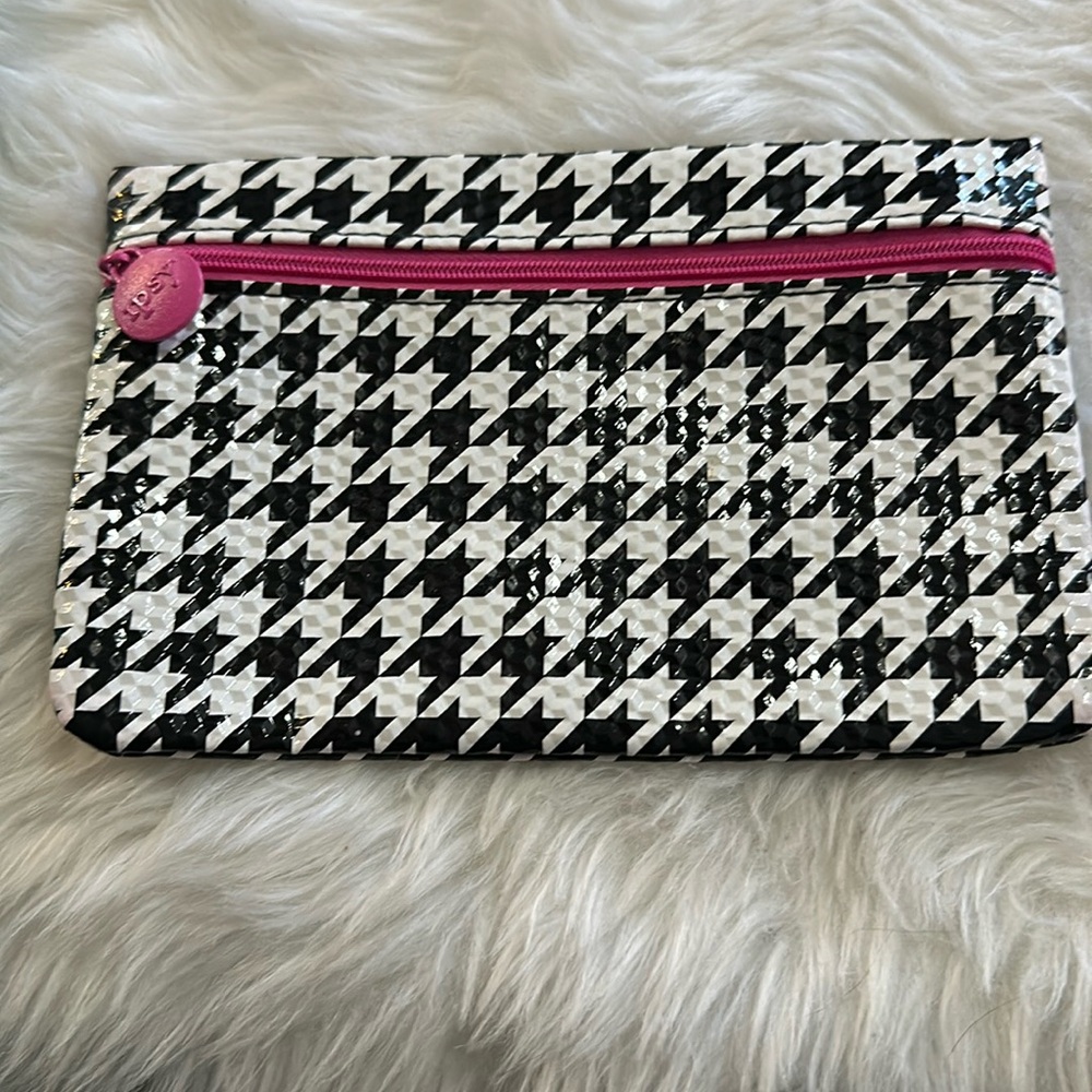 Houndstooth vinyl ipsy bag with pink zipper - Picture 1 of 3